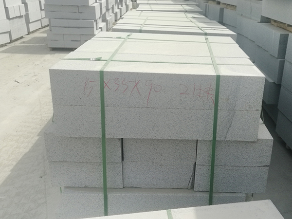 山东白麻石材会不会褪色 山东白麻石材会不会褪色